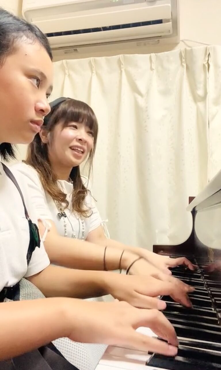 レッスン風景:satomiオカリナ&ピアノ教室